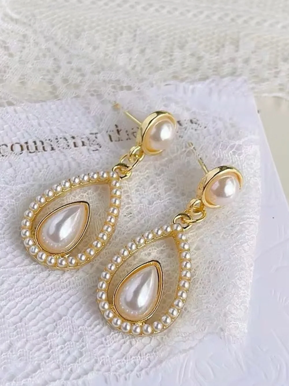 ***Dainty Gold and Pearl Teardrop Dangle Earrings